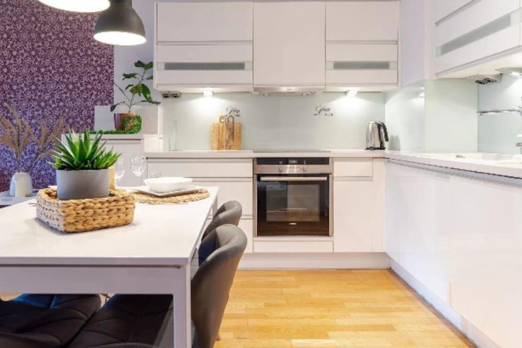 Uroczy Apartament - Angel City Krakow Dış mekan fotoğraf